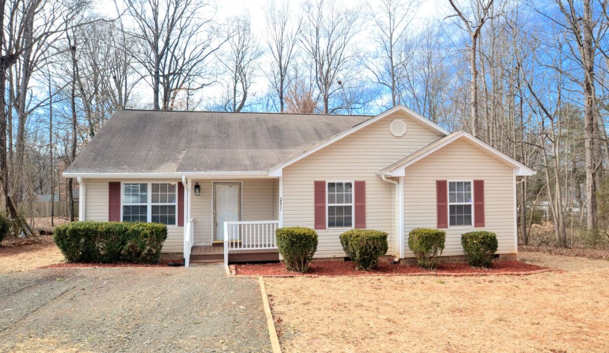 2201-Sunset-Blvd-Charlotte-NC-28269-8