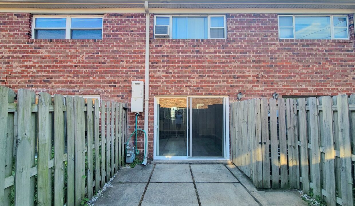 2530-E-North-St-14B-Greenville-SC-29615-17