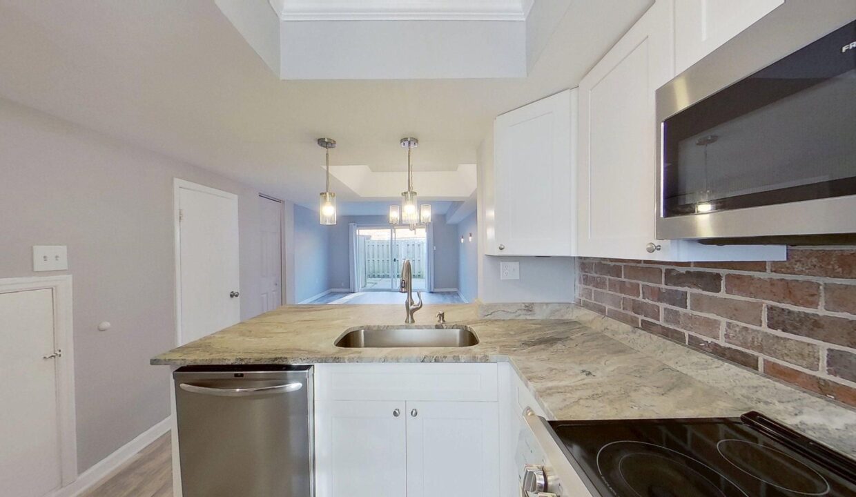 2530-E-North-St-14B-Greenville-SC-29615-22