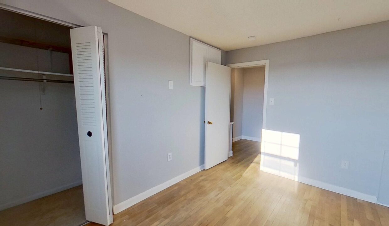 2530-E-North-St-14B-Greenville-SC-29615-26