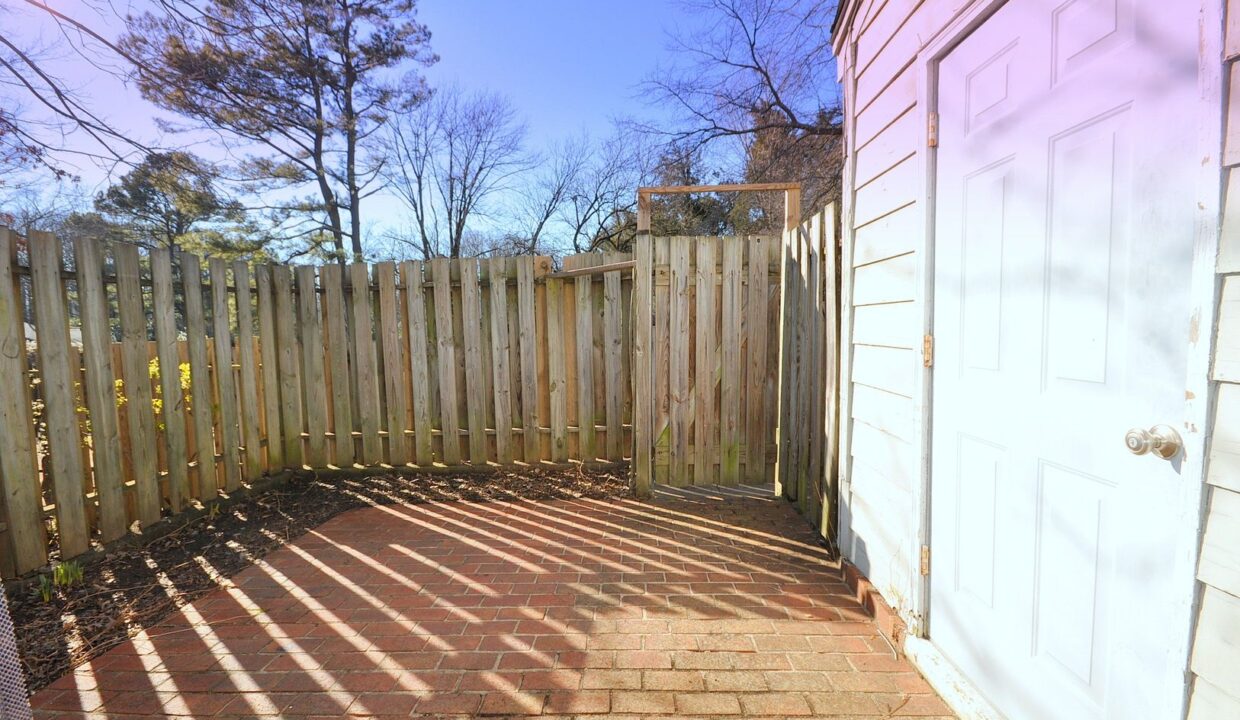 2841-Tully-Square-F-Winston-Salem-NC-27106-30
