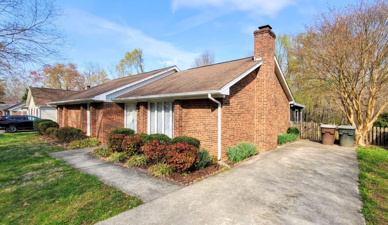 3004-Bardwell-Rd-Greensboro-NC-27410-17