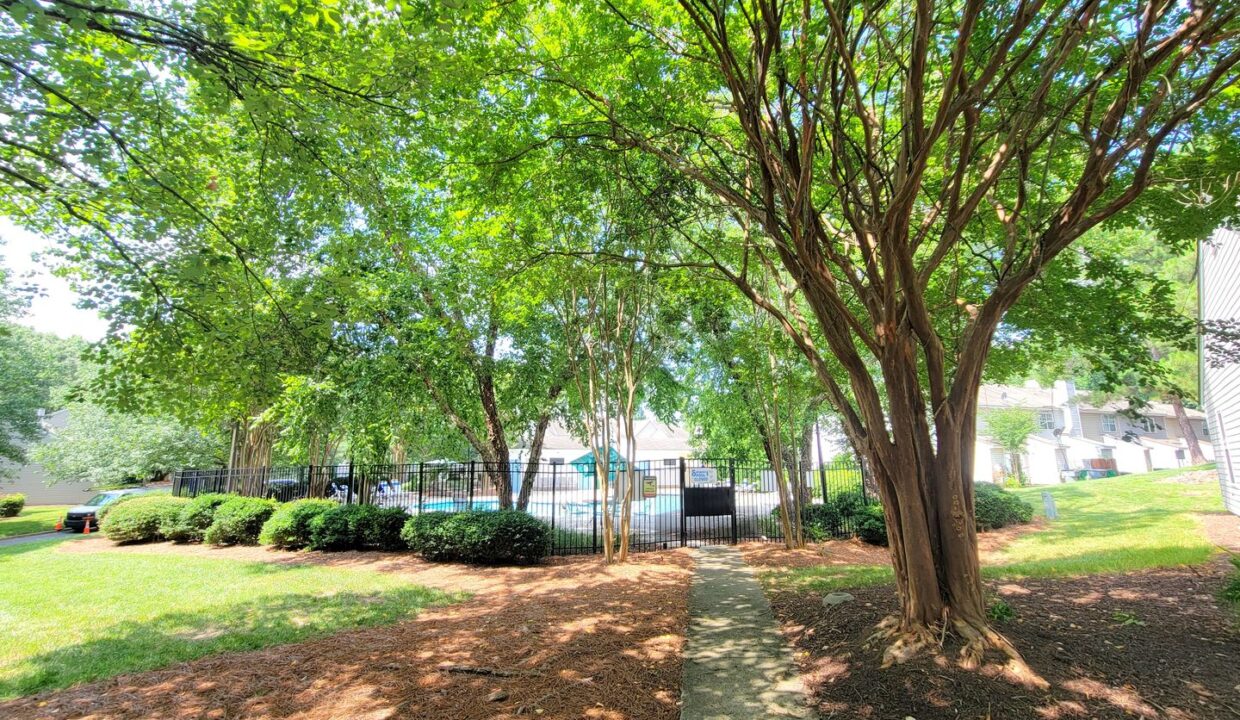 3017-Summercroft-Ln-Charlotte-NC-28269-10