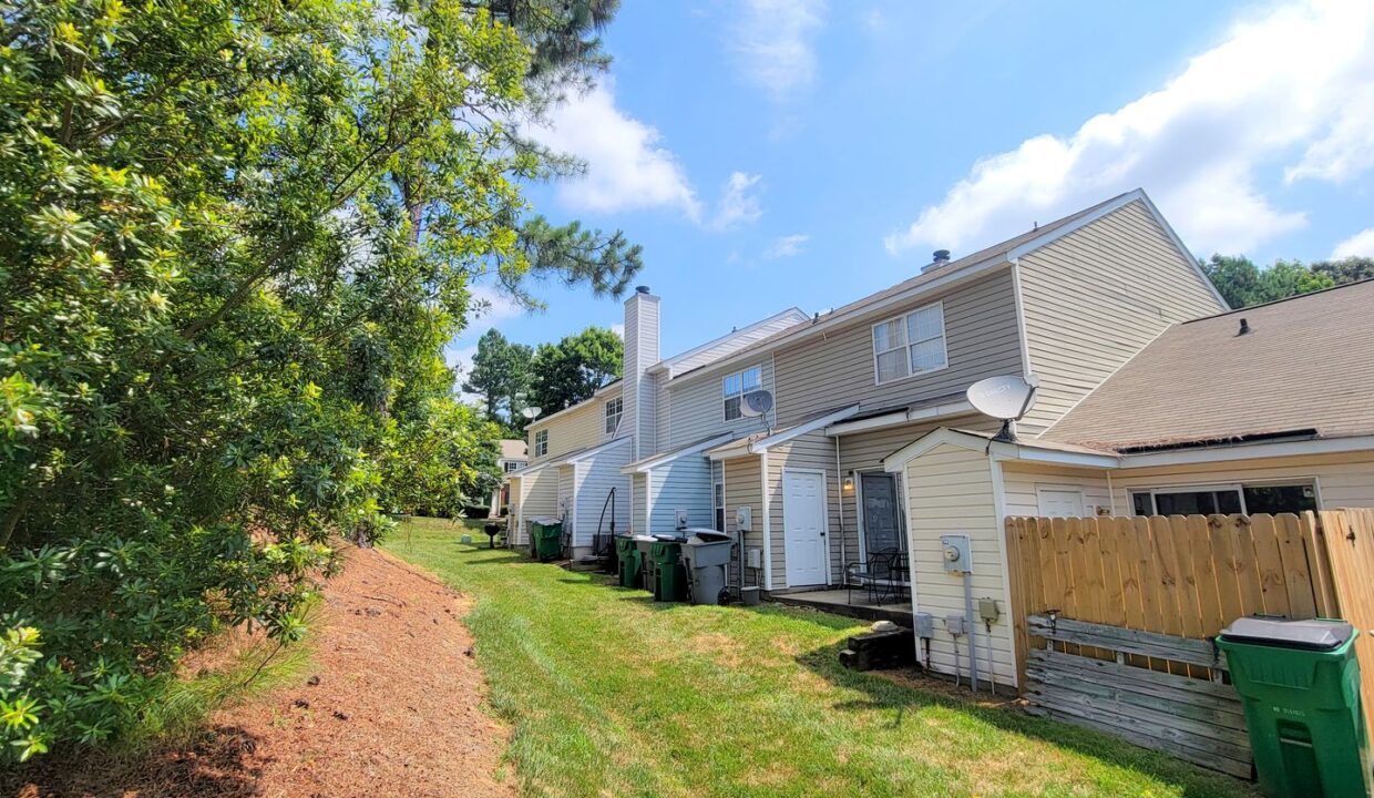 3017-Summercroft-Ln-Charlotte-NC-28269-16