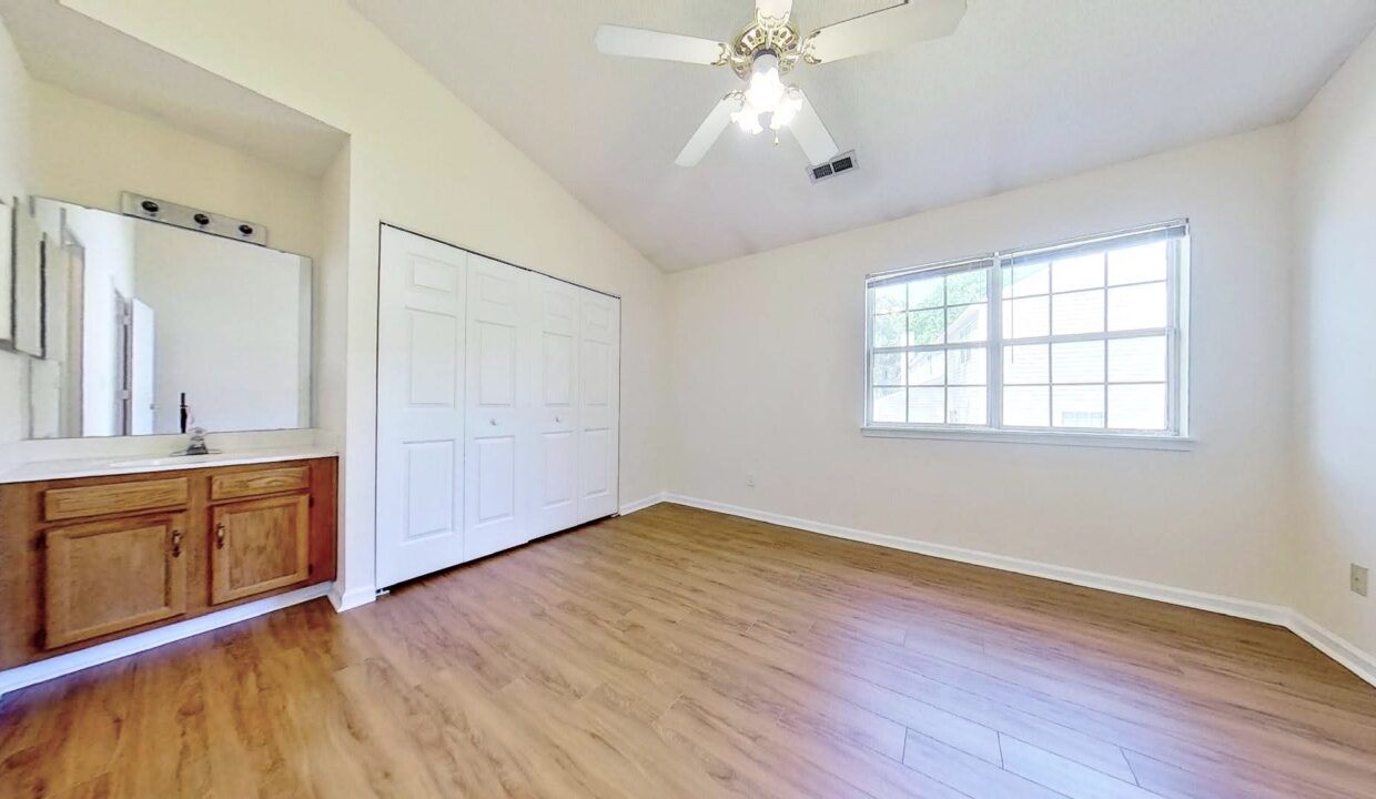 3017-Summercroft-Ln-Charlotte-NC-28269-17