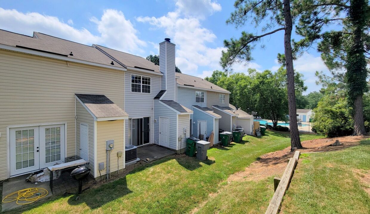 3017-Summercroft-Ln-Charlotte-NC-28269-18