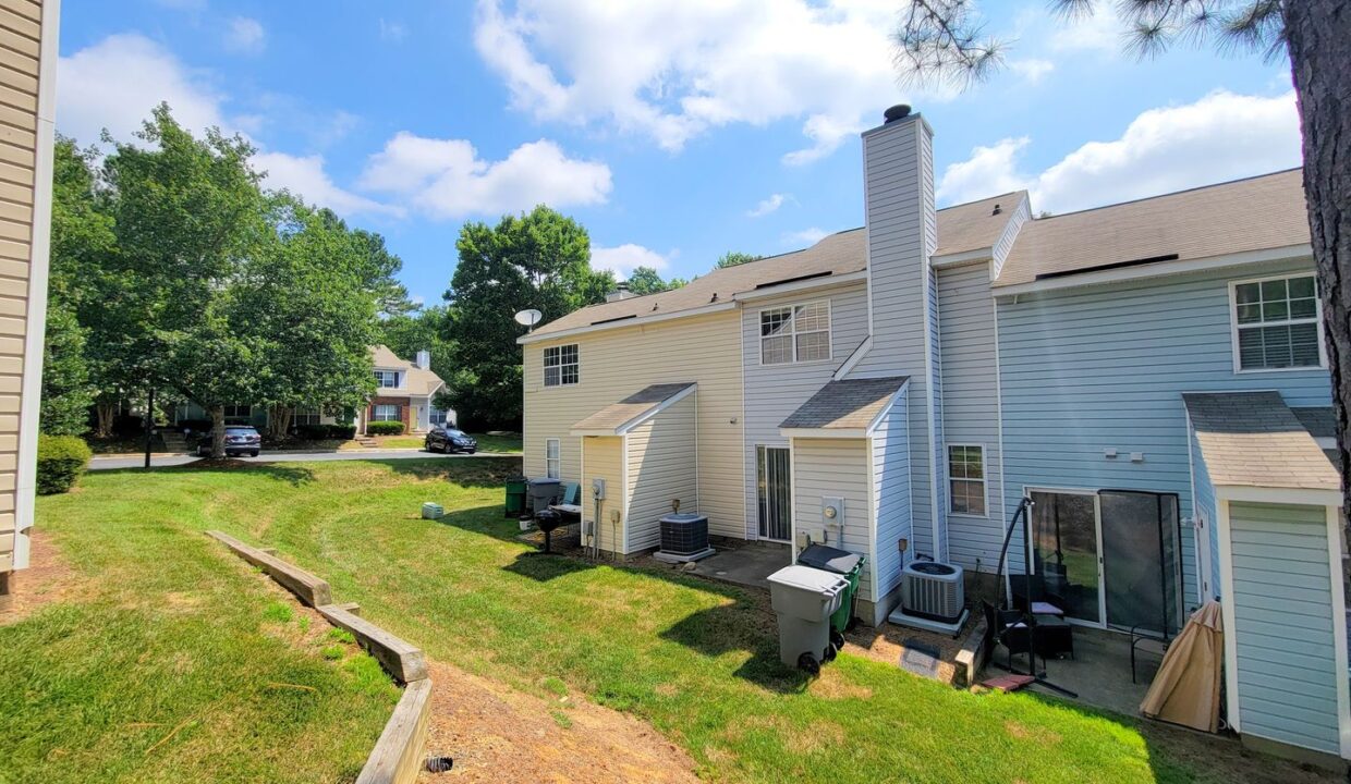 3017-Summercroft-Ln-Charlotte-NC-28269-22