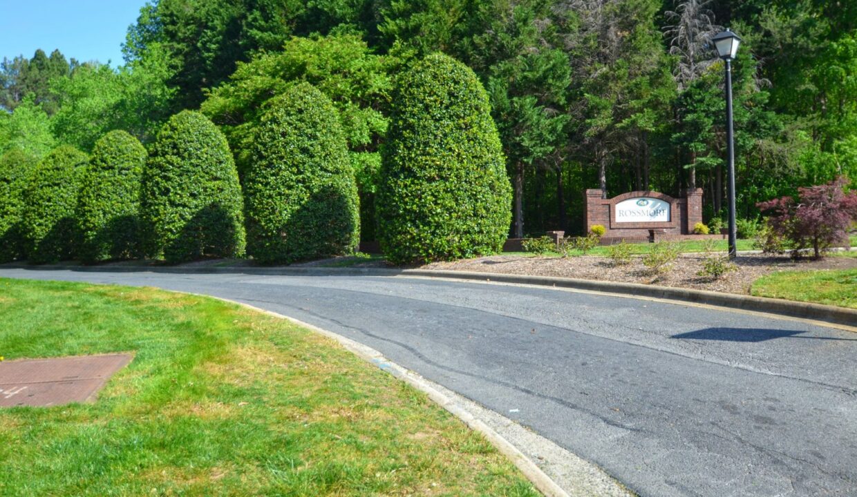 3017-Summercroft-Ln-Charlotte-NC-28269-24
