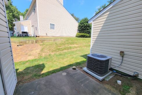 3017-Summercroft-Ln-Charlotte-NC-28269-26