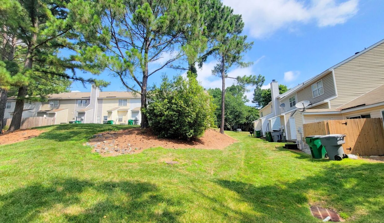 3017-Summercroft-Ln-Charlotte-NC-28269-3