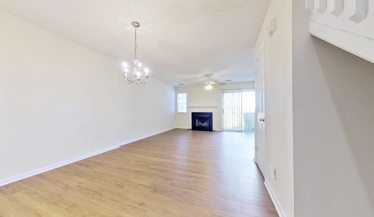 3017-Summercroft-Ln-Charlotte-NC-28269-4
