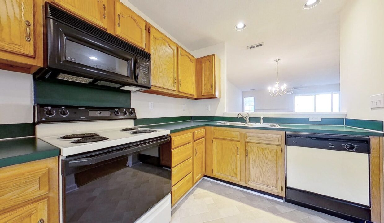 3017-Summercroft-Ln-Charlotte-NC-28269-7
