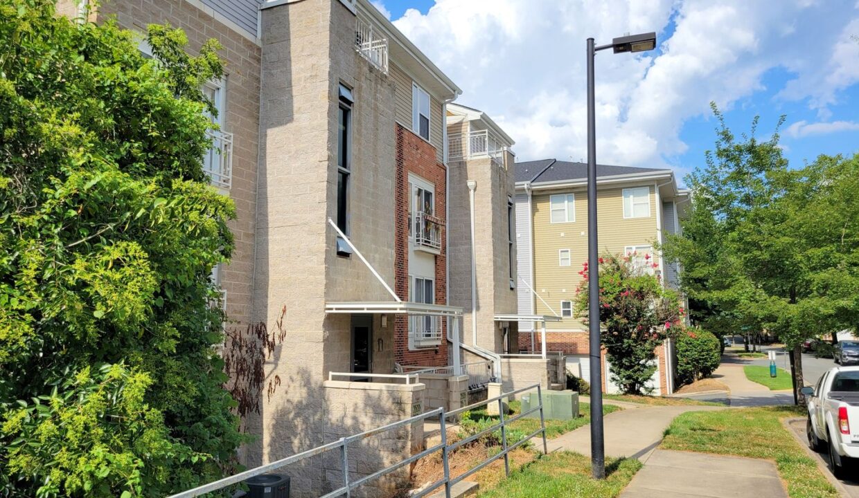 3545-Warp-St-Charlotte-NC-28205-12