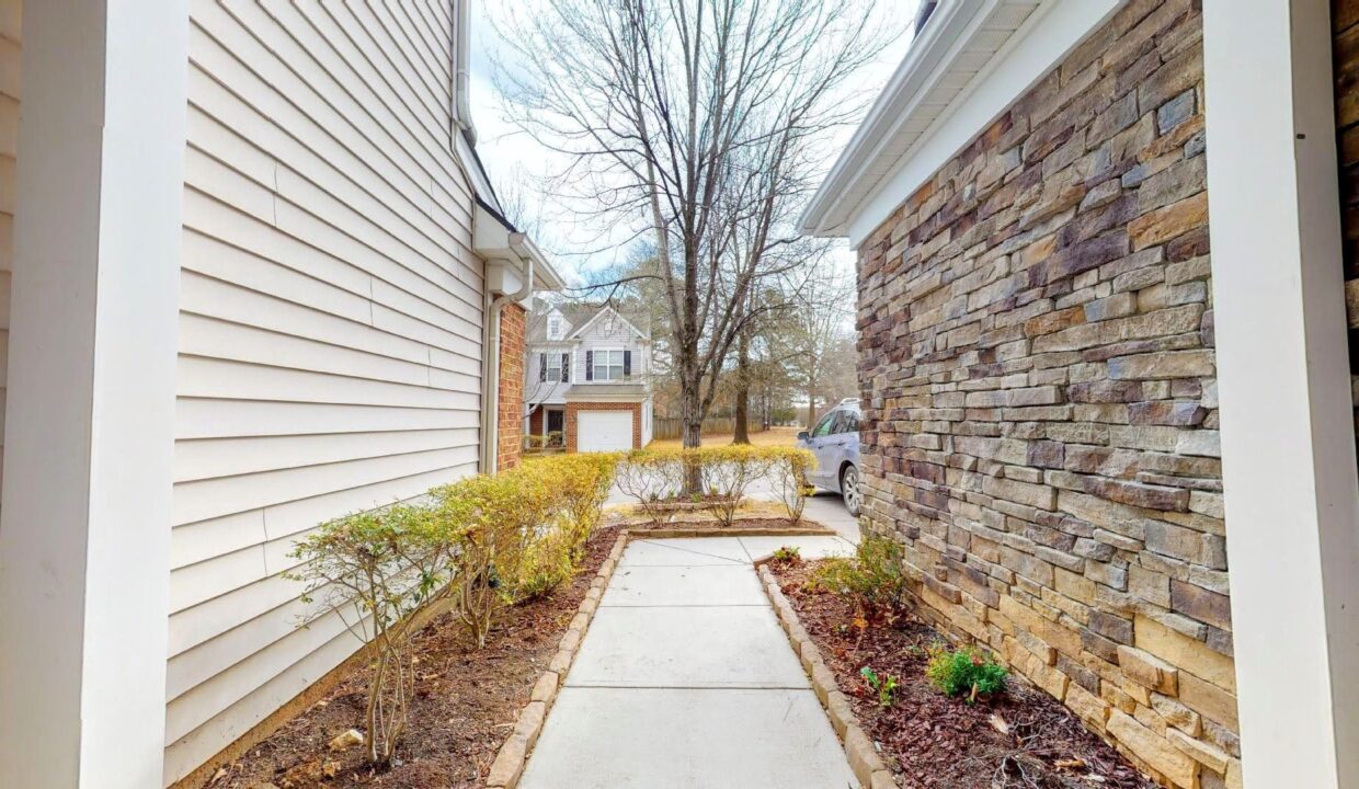 4248-Camden-Woods-Ct-Raleigh-NC-27612-10
