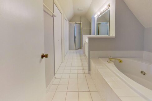 5307-Pondfield-Dr-Greensboro-NC-27410-32