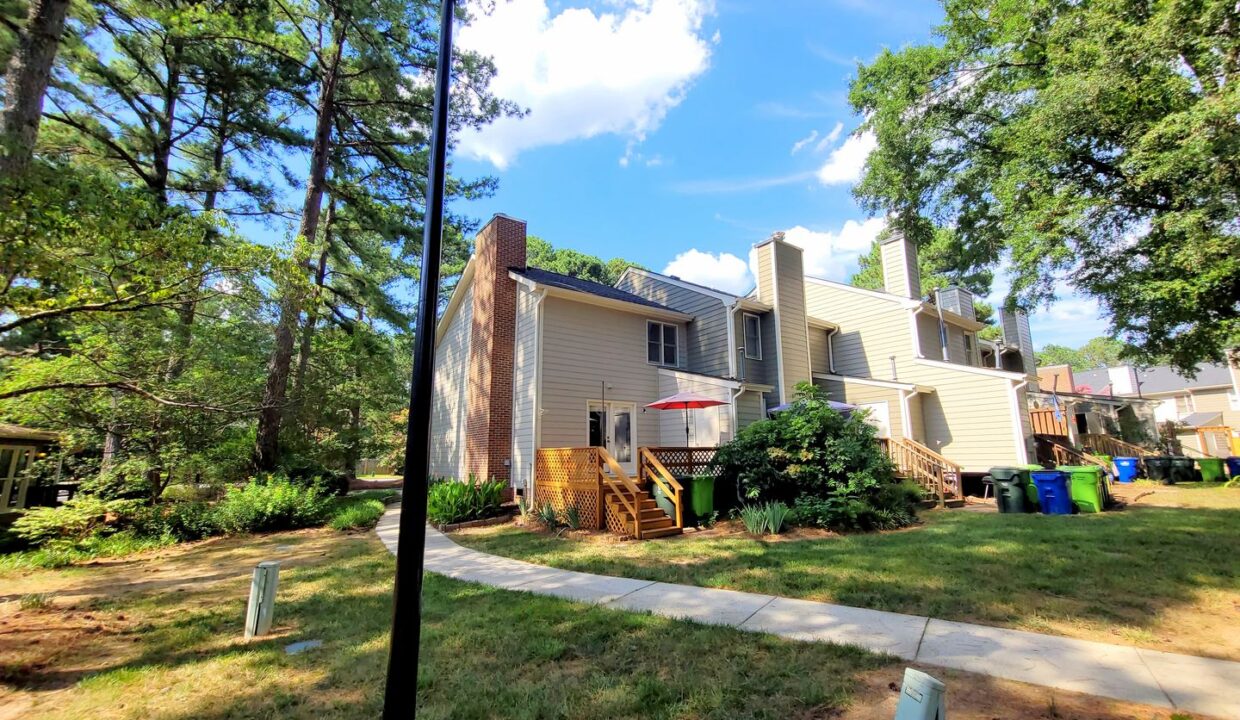 5622-Darrow-Dr-Raleigh-NC-27612-23