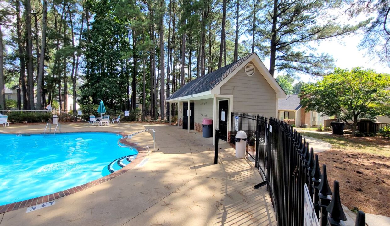 5622-Darrow-Dr-Raleigh-NC-27612-26