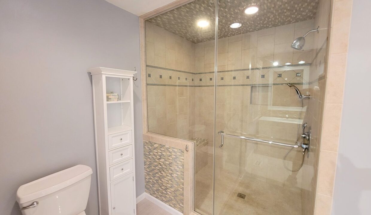 6829-Greystone-Dr-Raleigh-NC-27615-23