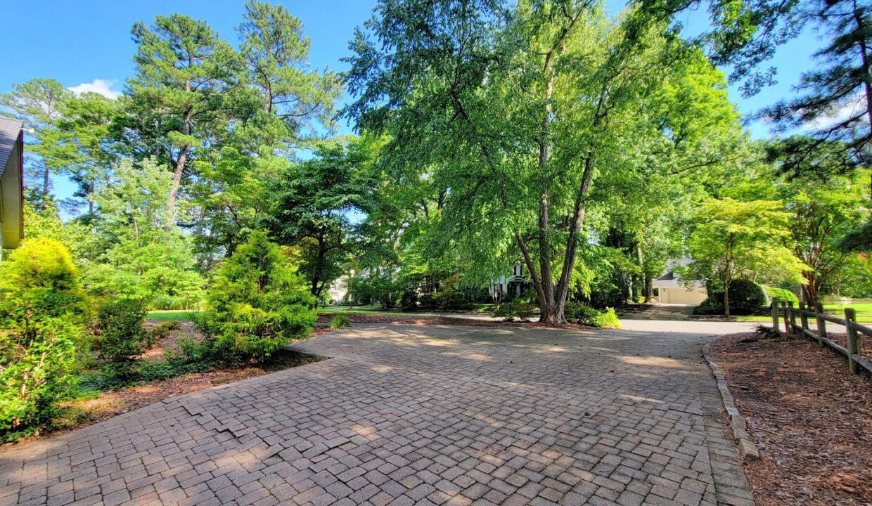 6829-Greystone-Dr-Raleigh-NC-27615-34