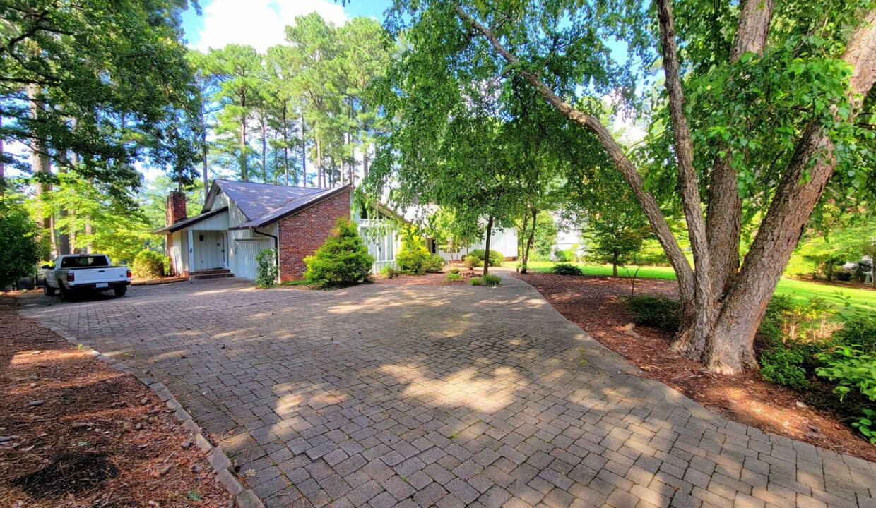6829-Greystone-Dr-Raleigh-NC-27615-8