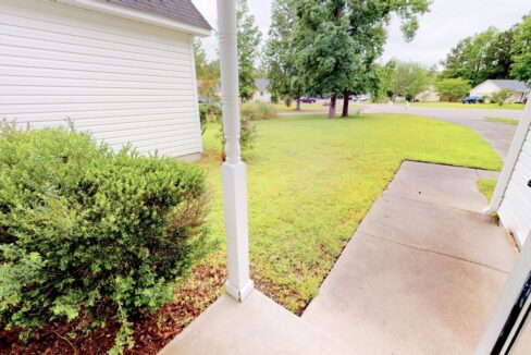 7413-SE-Rhinestone-Ct-Leland-NC-28451-28