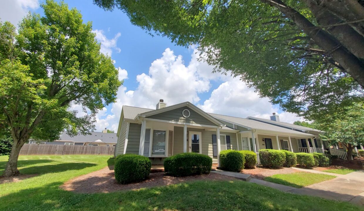 814-Guilford-College-Rd-106-Greensboro-NC-27409-11