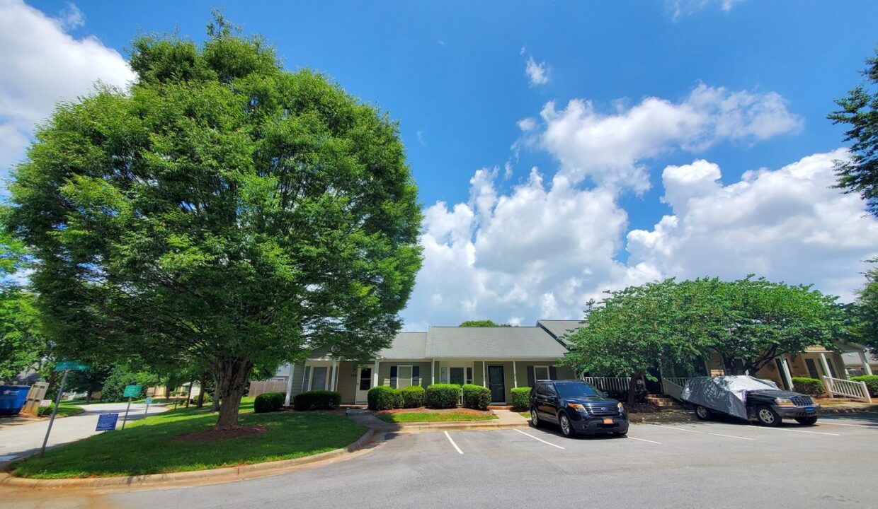814-Guilford-College-Rd-106-Greensboro-NC-27409-15