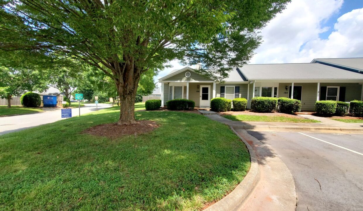 814-Guilford-College-Rd-106-Greensboro-NC-27409-17