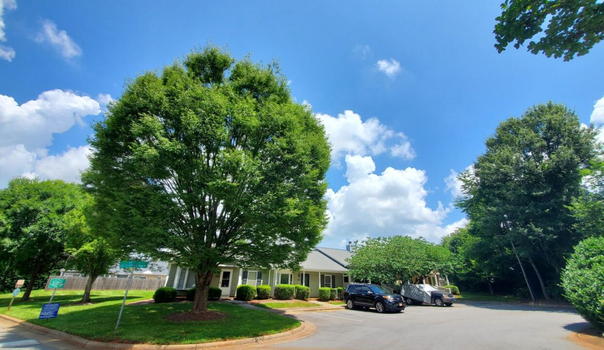 814-Guilford-College-Rd-106-Greensboro-NC-27409-21