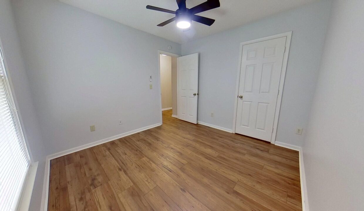 814-Guilford-College-Rd-106-Greensboro-NC-27409-24
