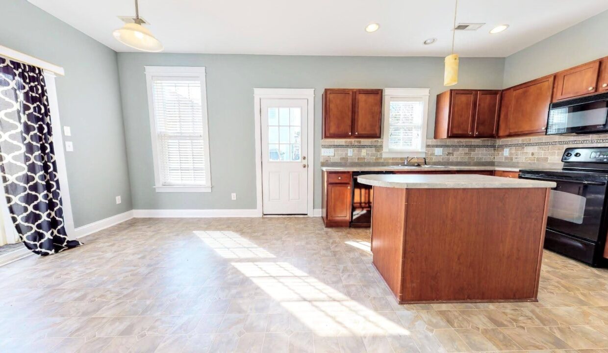 150-Honeybee-Trace-Clayton-NC-27520-8