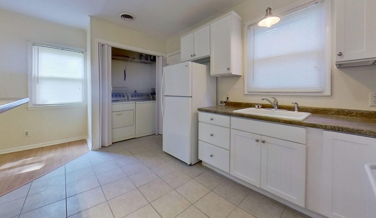 2256-Lake-Shore-Dr-Unit-2-Wilmington-NC-28401-3
