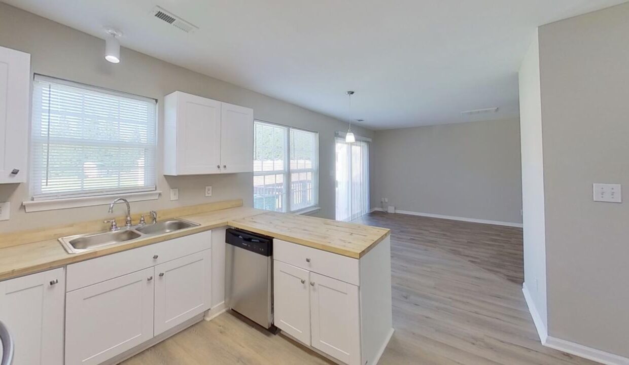 3016-Christian-Scott-Ln-Charlotte-NC-28214-16