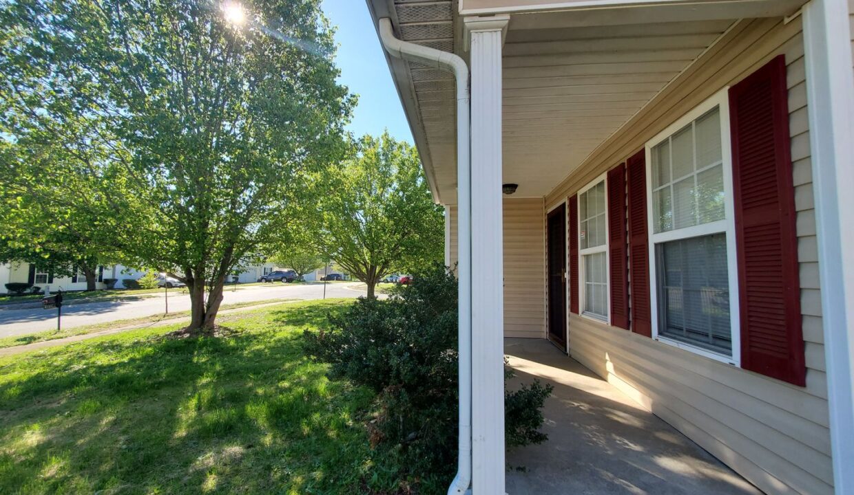 3016-Christian-Scott-Ln-Charlotte-NC-28214-17