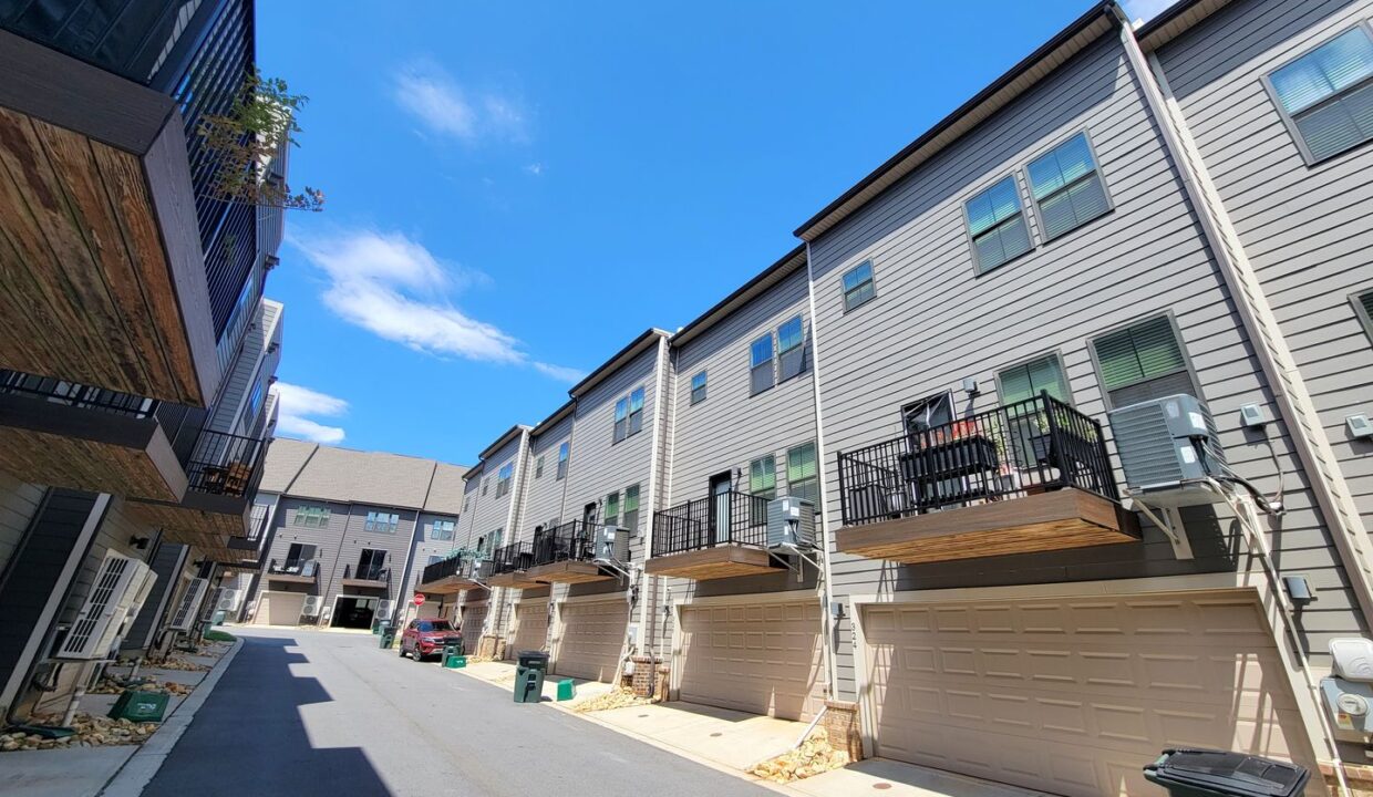 320-Chattooga-Way-Charlotte-NC-28211-9