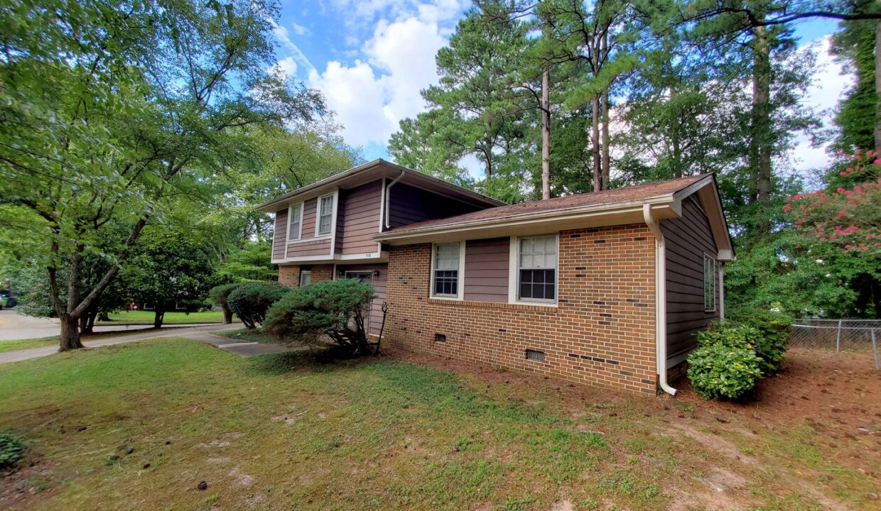 5108-Hearth-Dr-Raleigh-NC-27609-23