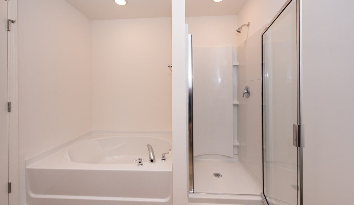 82-E-Painted-Way-Clayton-NC-27527-15