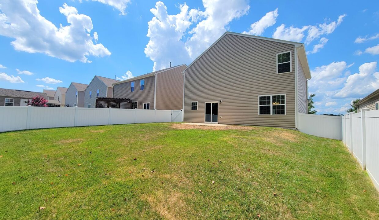 82-E-Painted-Way-Clayton-NC-27527-16