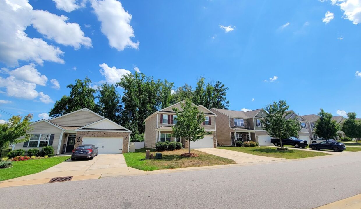 82-E-Painted-Way-Clayton-NC-27527-30