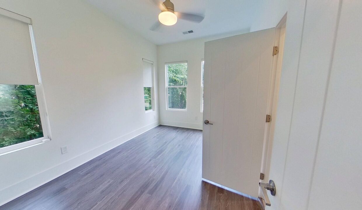 1121-N-Alexander-St-Charlotte-NC-28206-19