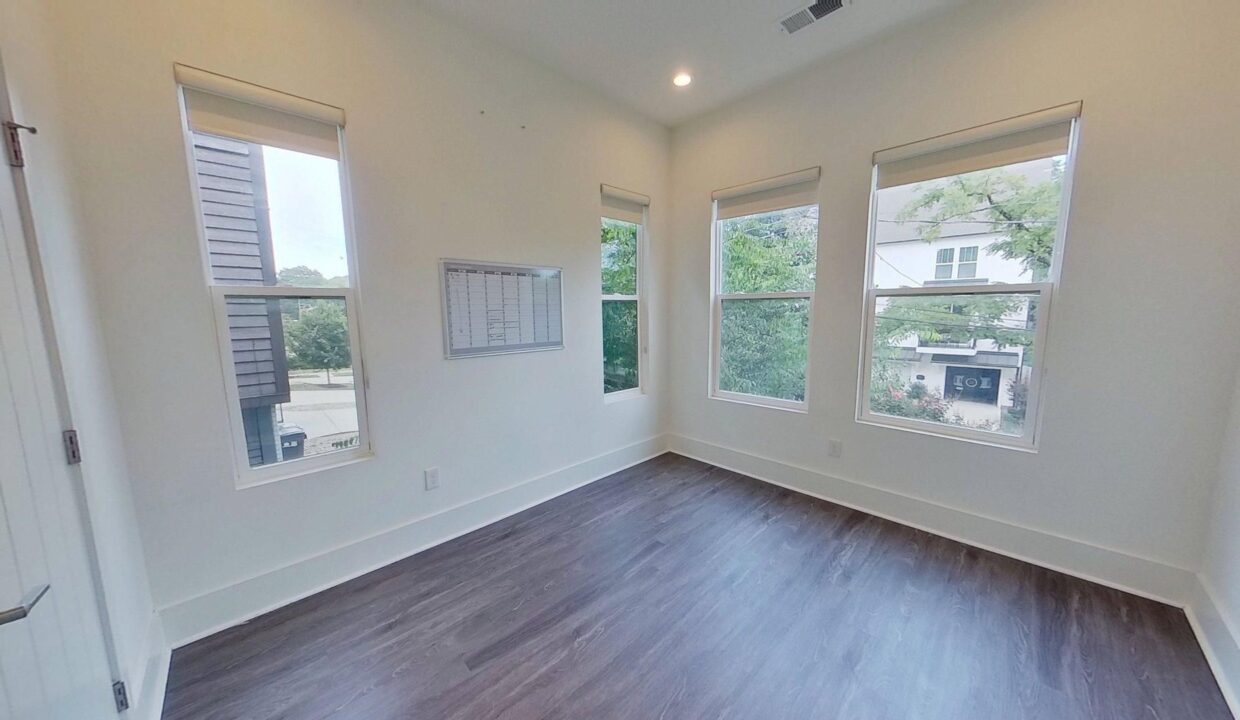 1121-N-Alexander-St-Charlotte-NC-28206-30