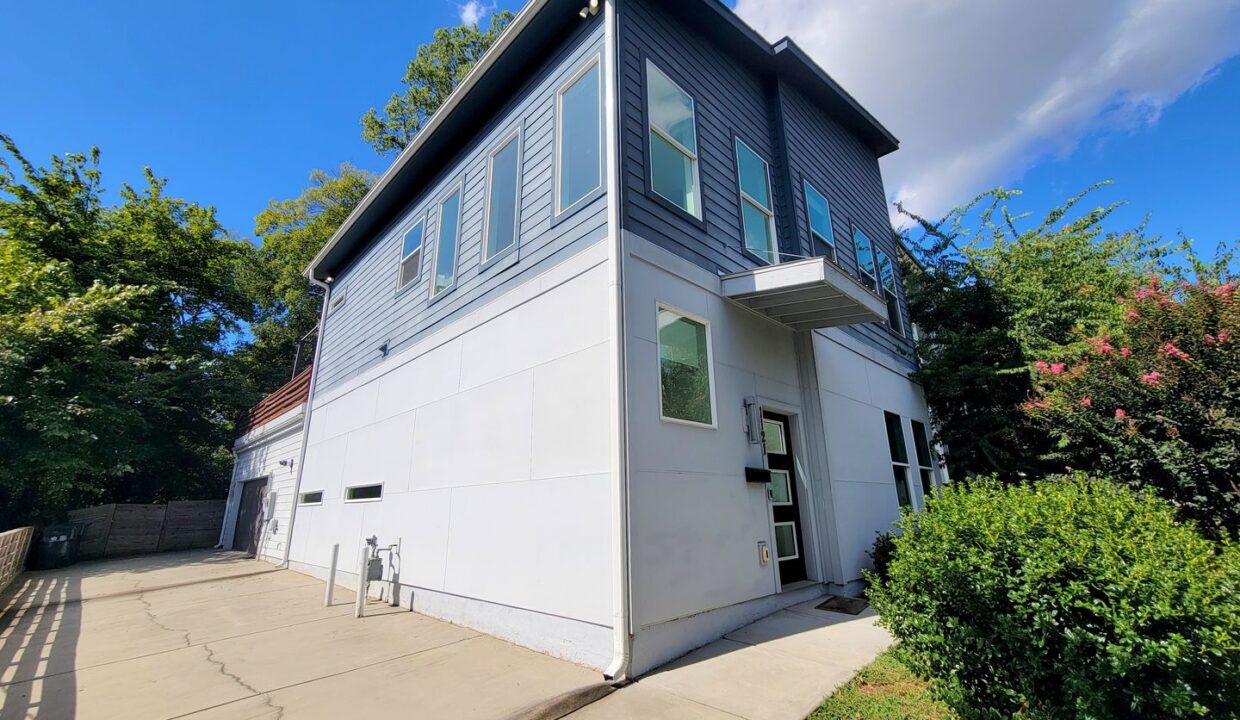 1121-N-Alexander-St-Charlotte-NC-28206-31