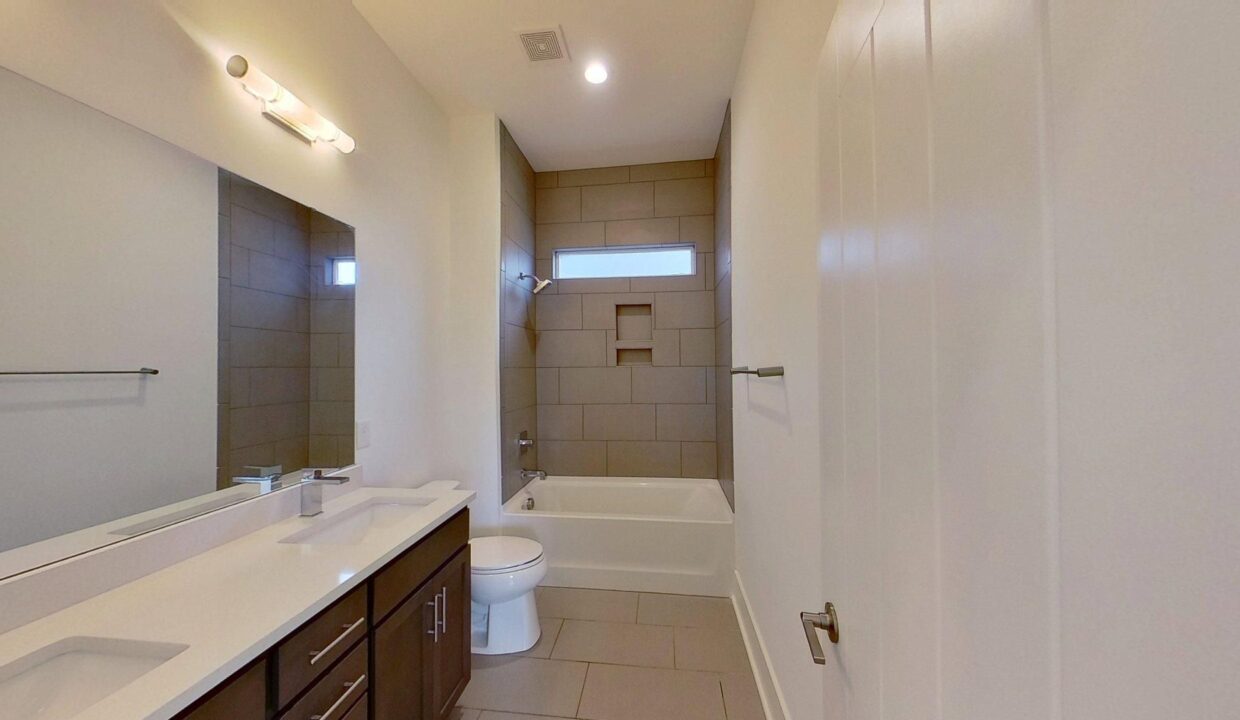 1121-N-Alexander-St-Charlotte-NC-28206-32