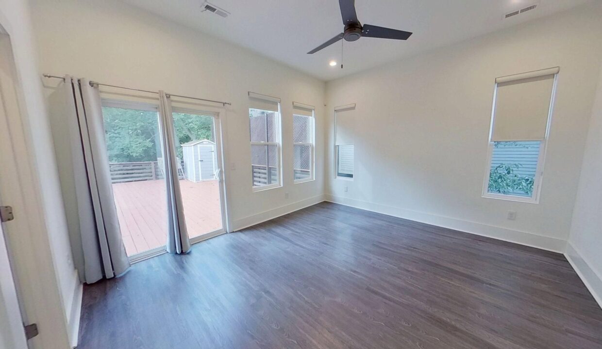 1121-N-Alexander-St-Charlotte-NC-28206-33