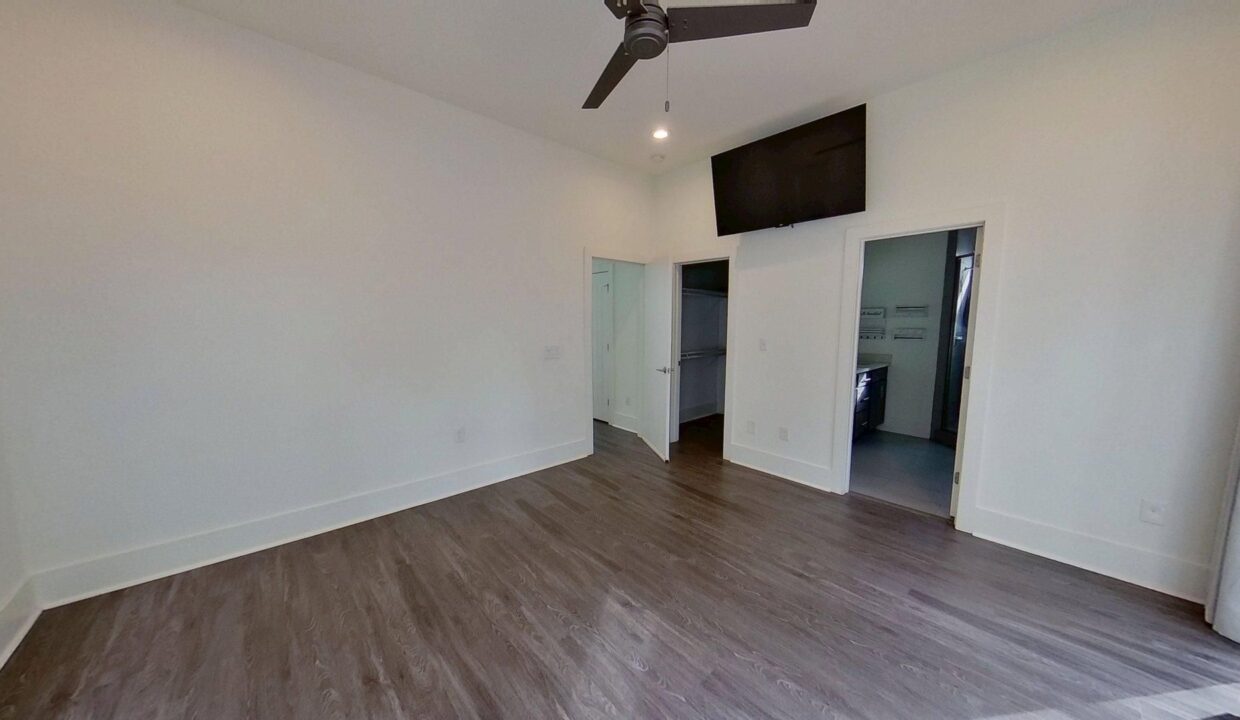 1121-N-Alexander-St-Charlotte-NC-28206-34