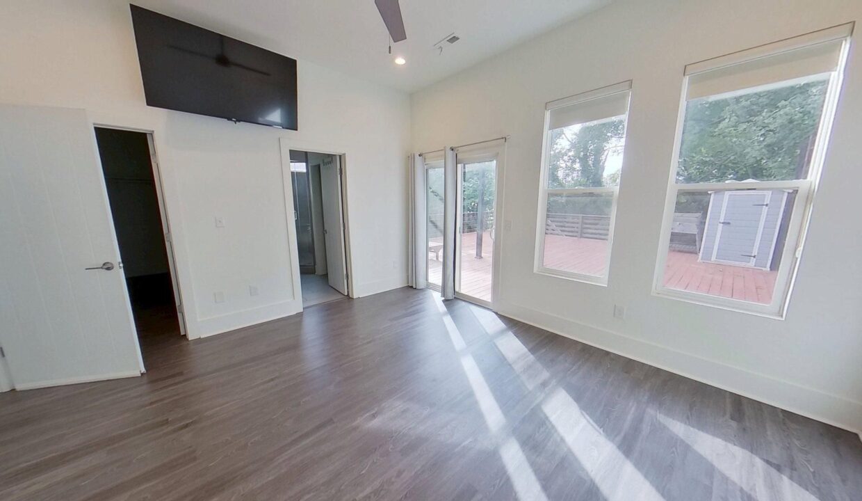 1121-N-Alexander-St-Charlotte-NC-28206-35