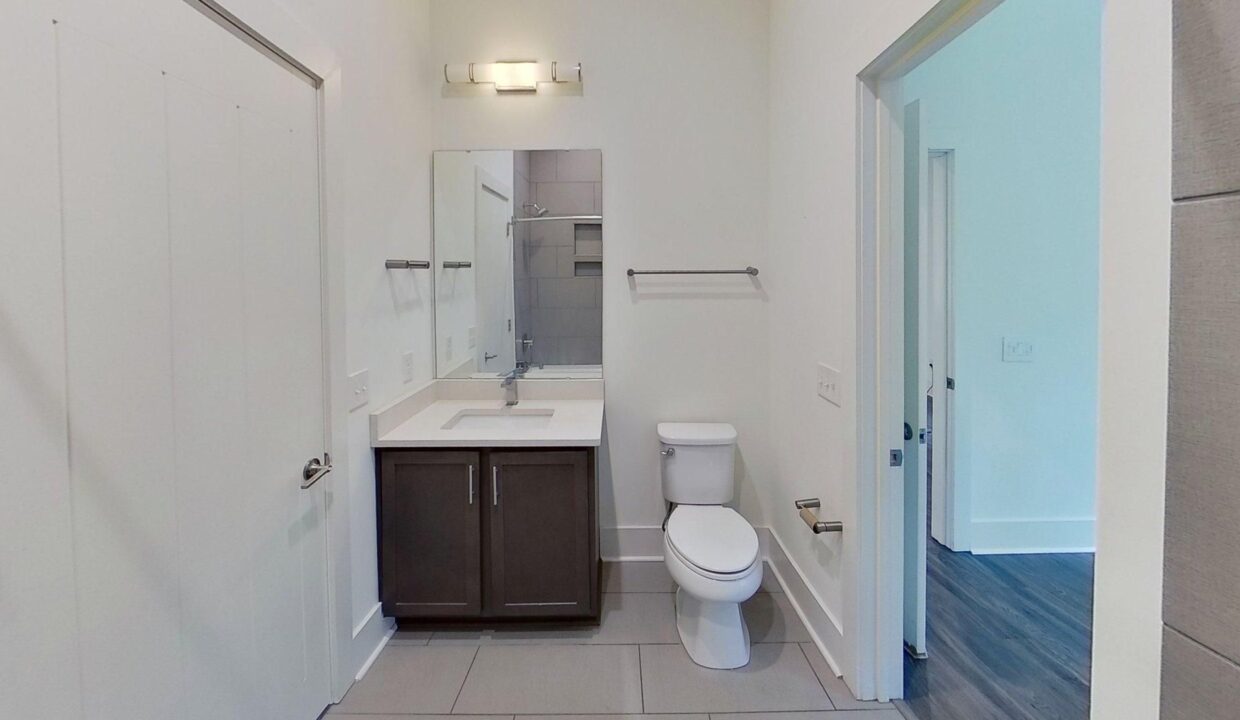 1121-N-Alexander-St-Charlotte-NC-28206-40