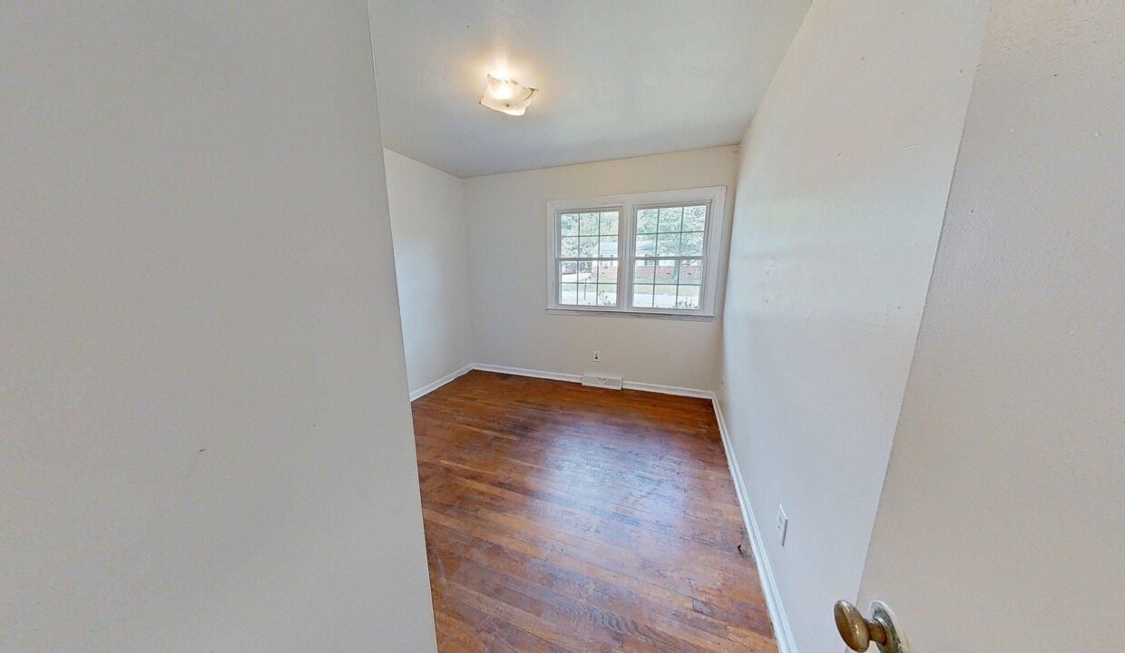 1308-Juniper-St-Greensboro-NC-27407-12