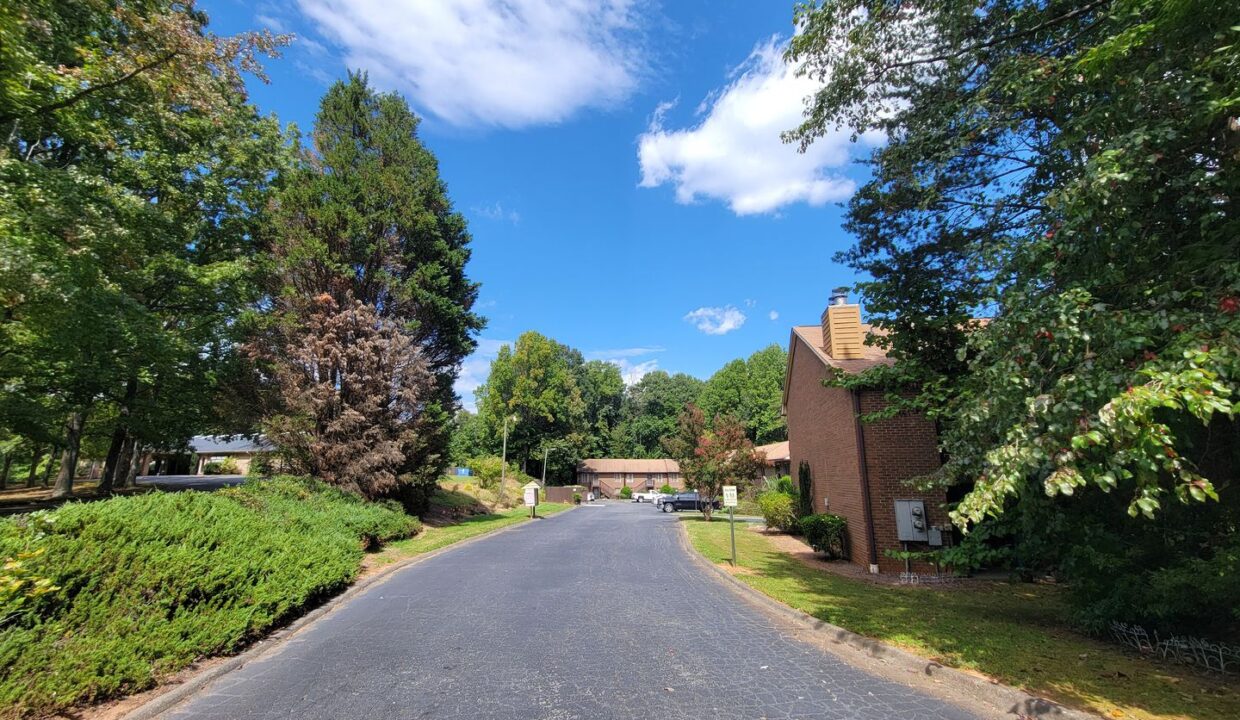 216-Ridge-Forest-Ct-Winston-Salem-NC-27104-5