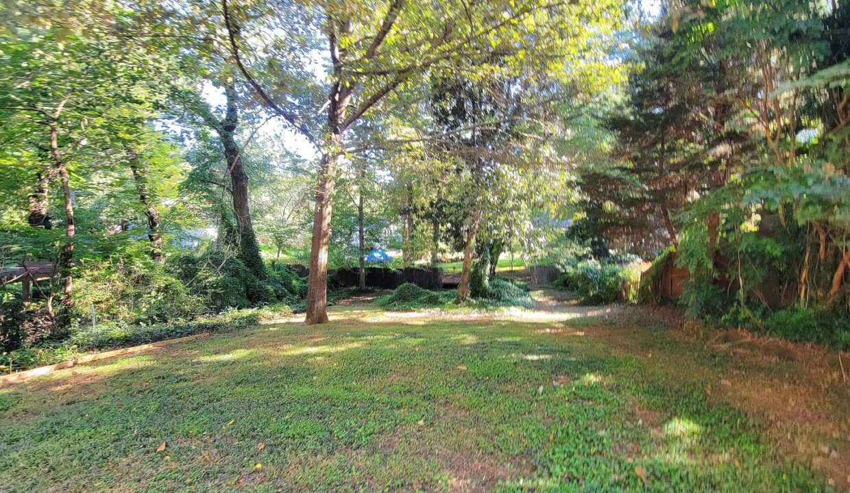 2426-Queen-St-Winston-Salem-NC-27103-21
